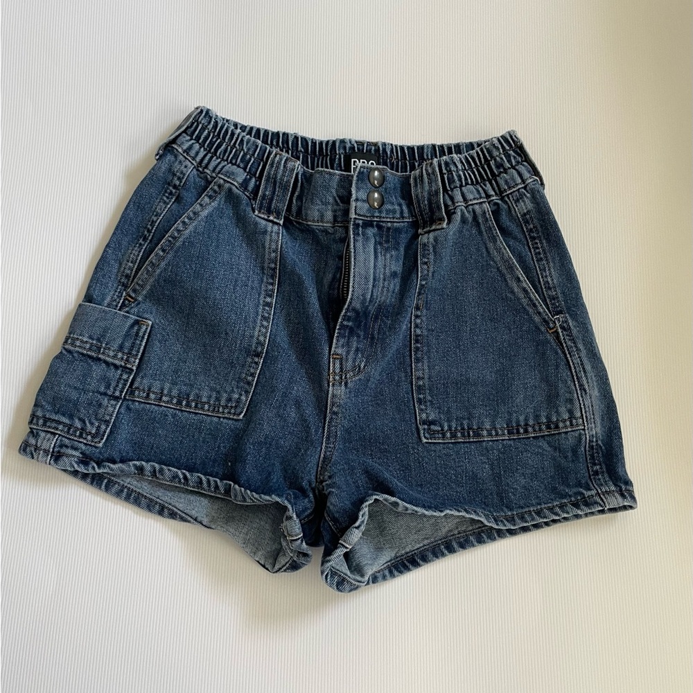 BDG skate shorts